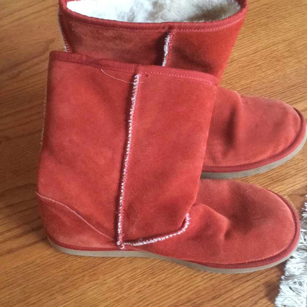 Nine West size 9 red boots